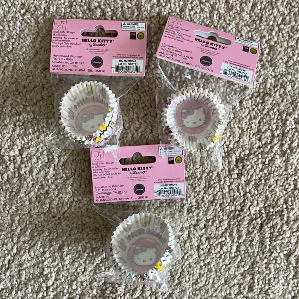 NIP Hello Kitty Baking Mini Paper Cupcake Muffin Candy Liners 3 Packages of 48